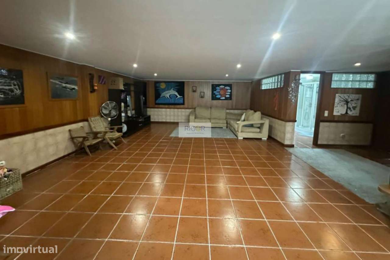 Moradia T4 de 4 frentes na cidade da Maia-27