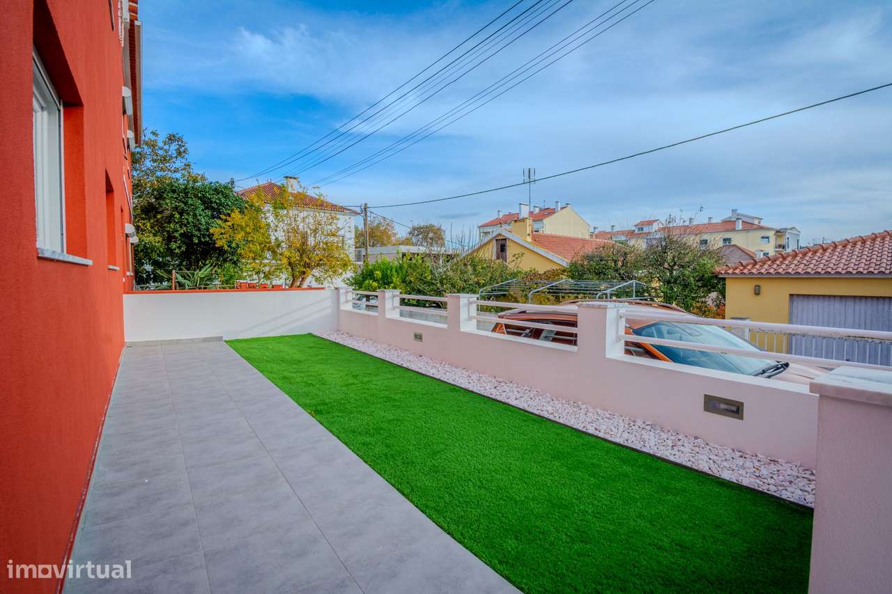 APARTAMENTO T2 remodelado impecável com terraço!-5