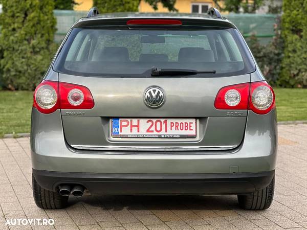 Volkswagen Passat Variant 2.0 TDI DPF DSG Comfortline - 17