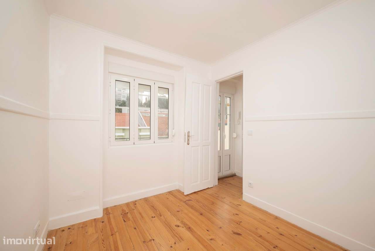 Viva nos Anjos: T1+1 Remodelado com Terraço, Marquise e Vista Magnífic - Grande imagem: 4/31