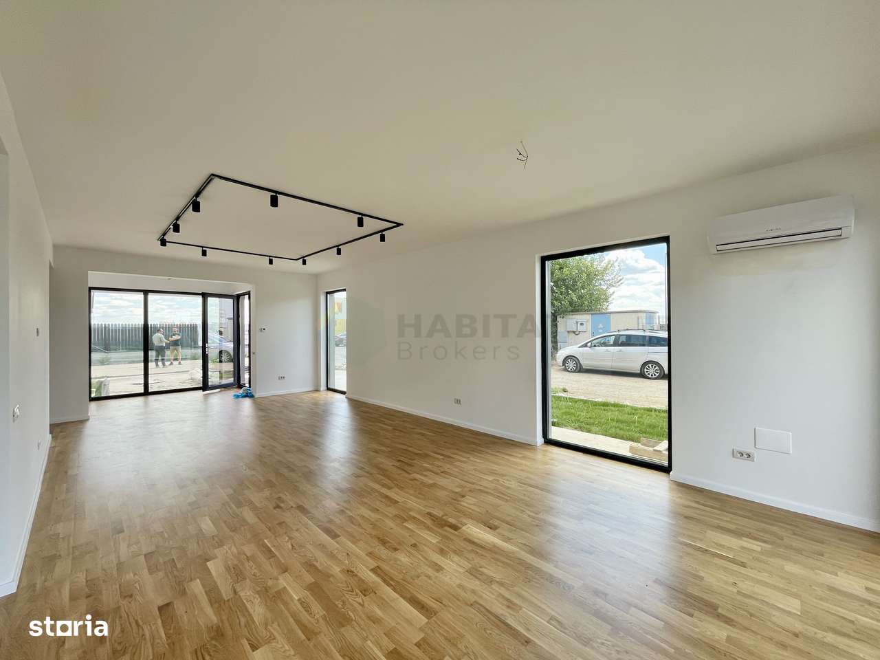 Vila Individuala 5 camere Tunari - Imagine principală: 3/20