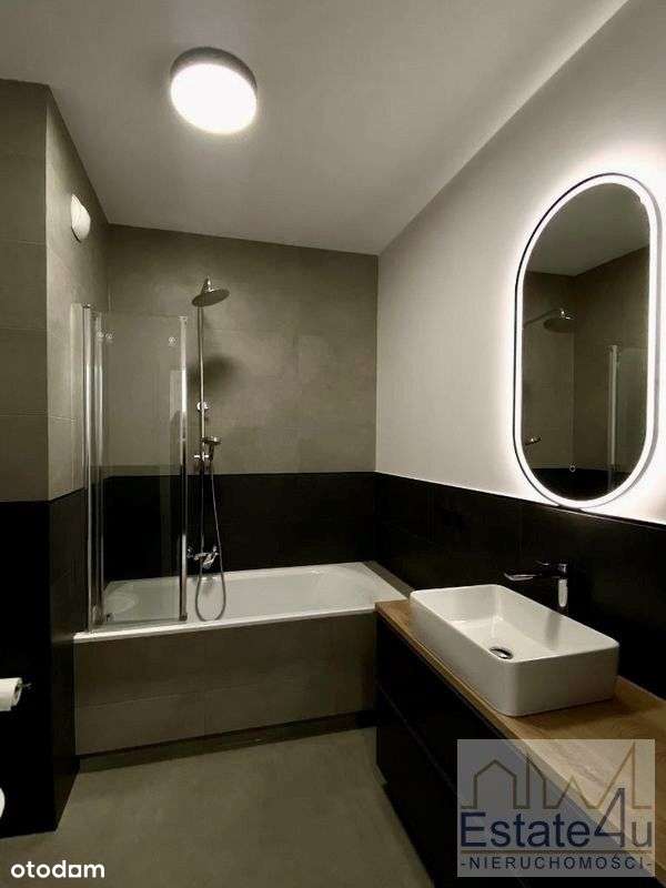 3/4 pok, 2 garaże, 2 tarasy, do wejścia. Ceglana-13