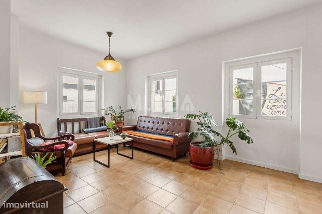 Moradia térrea T3 com anexos e terreno no Campo/Caldas da Rainha-5