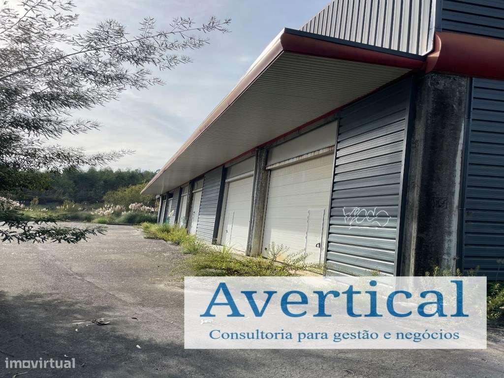 Condomínio com 16 armazéns-3