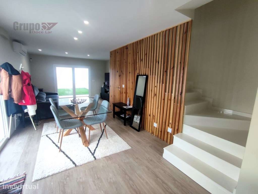 Moradia Geminada T3 Triplex, com Garagem e como Nova em Quinta do C... - Grande imagem: 2/32