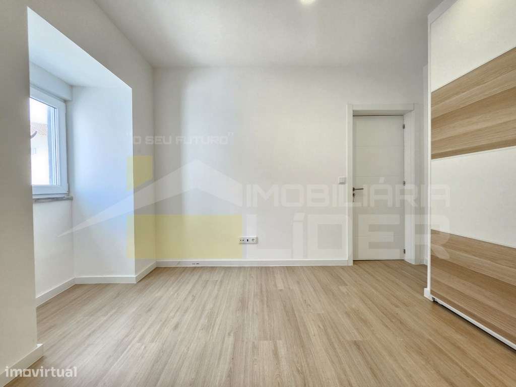 Moradia T4 na Freixofeira a 5 minutos da Freiria. 
Espaço, confort...-31