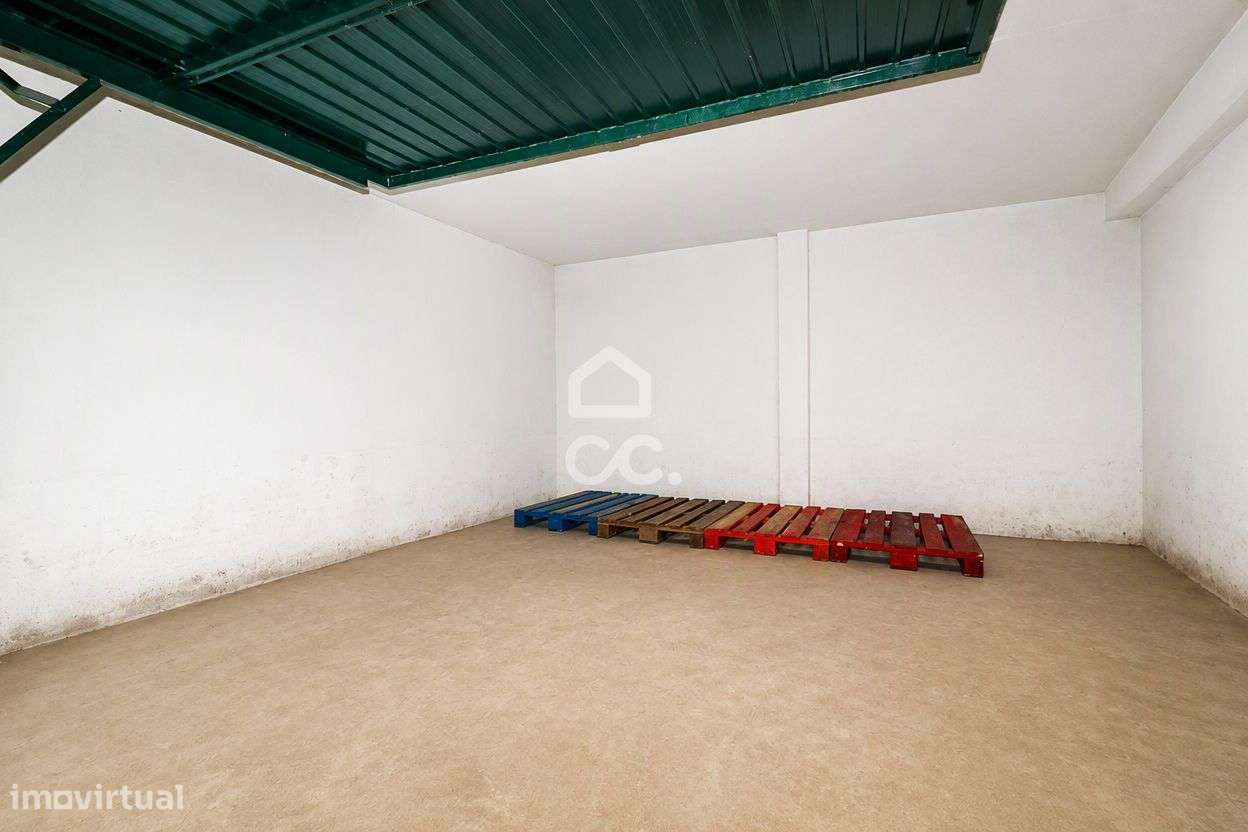 Apartamento T3 com garagem, arrumo e churrasqueira no centro do Avelar-22