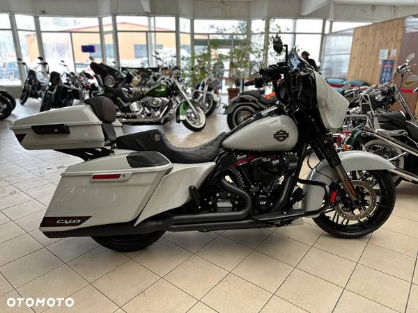 Harley-Davidson Touring Street Glide - 3