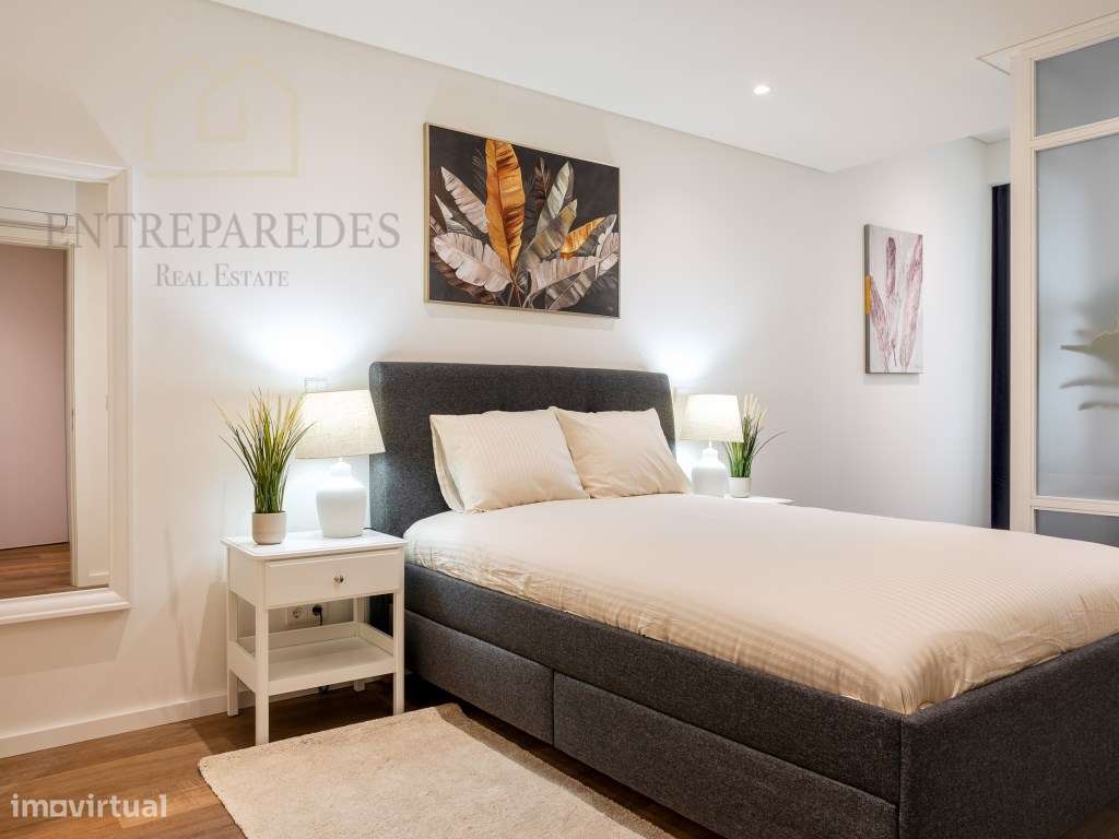 Apartamento T2, para comprar na zona histórica do Porto, junto a Sé... - Grande imagem: 2/31