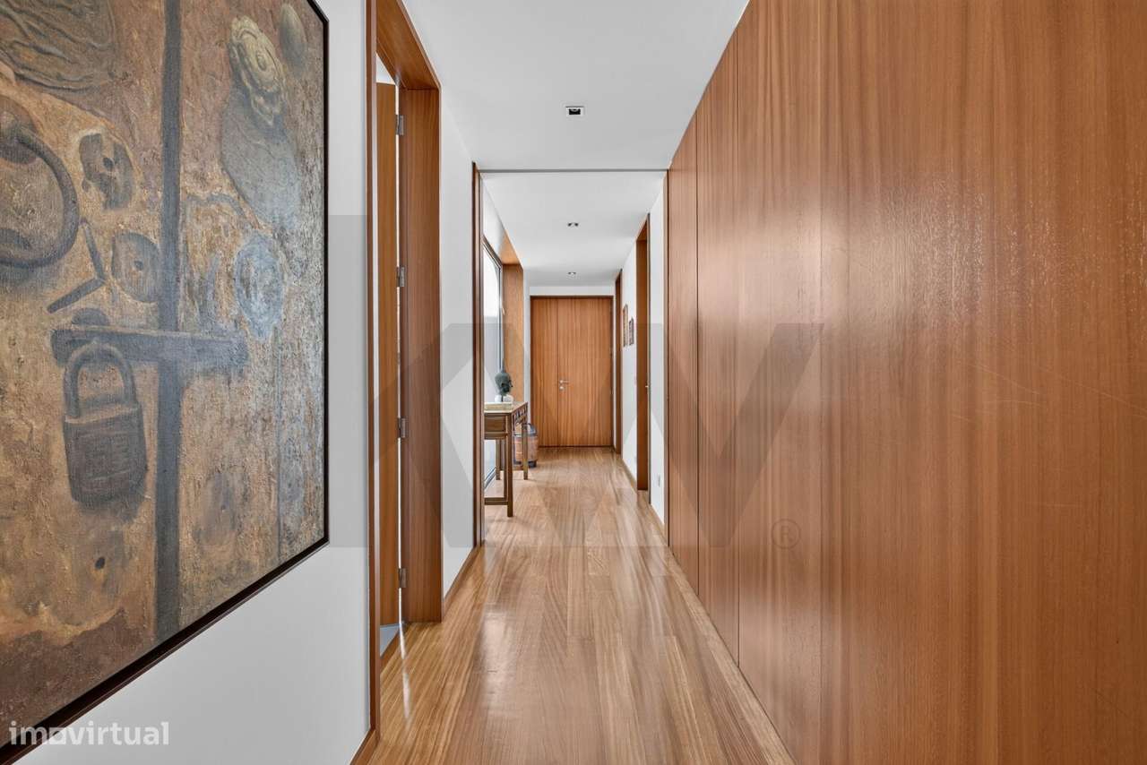 Moradia T5 de Luxo com Piscina e Lote de 2.773 m2-19