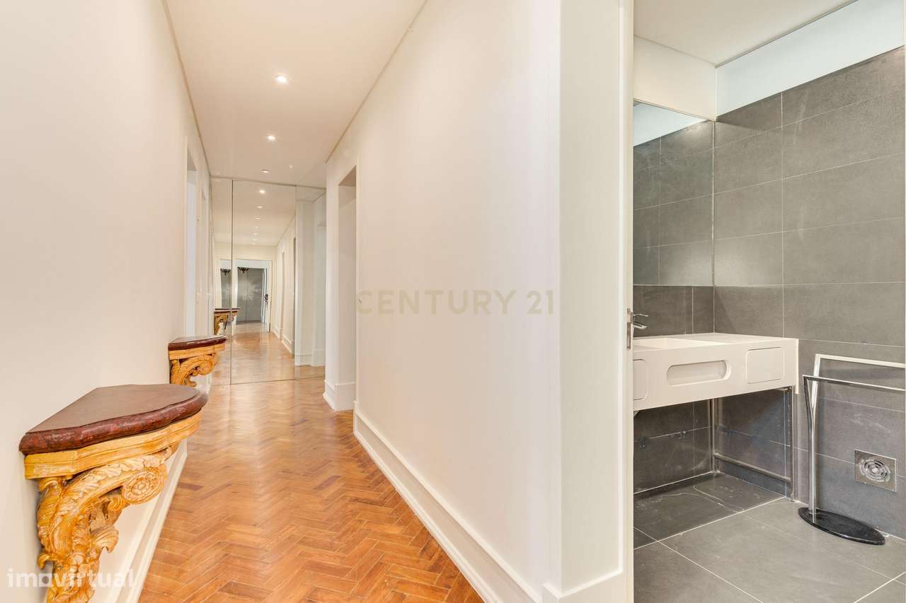 Fantástico Apartamento T4 na Alameda Dom Afonso Henriques – Localizaçã-19
