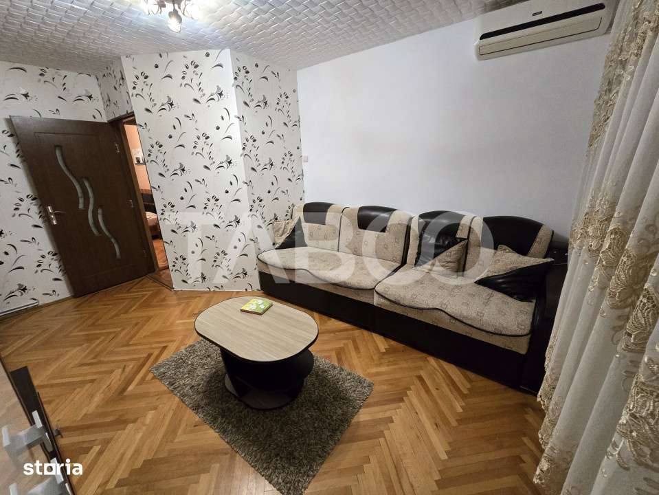 Apartament decomandat de vanzare cu 2 camere balcon boxa Vasile Aaron - Imagine principală: 3/12