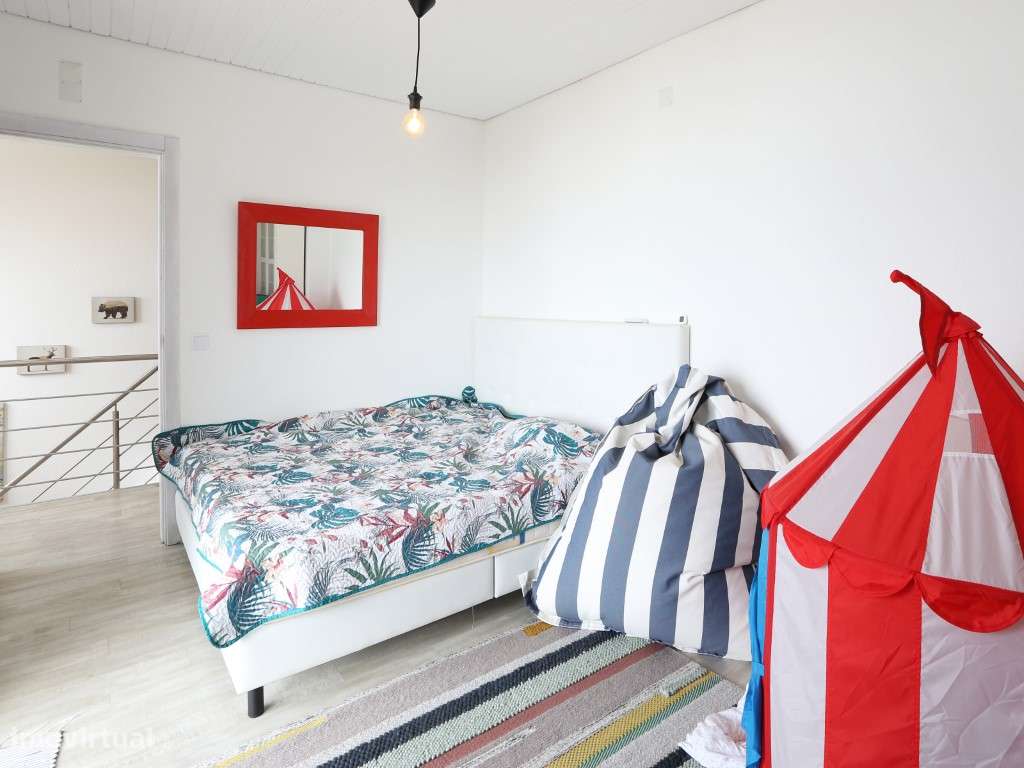 Moradia isolada V2+2 com vista mar na Praia da Légua-24