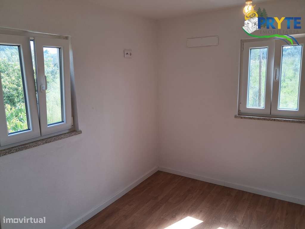 Moradia de tipologia T3 situada perto da Vila da Sertã-25