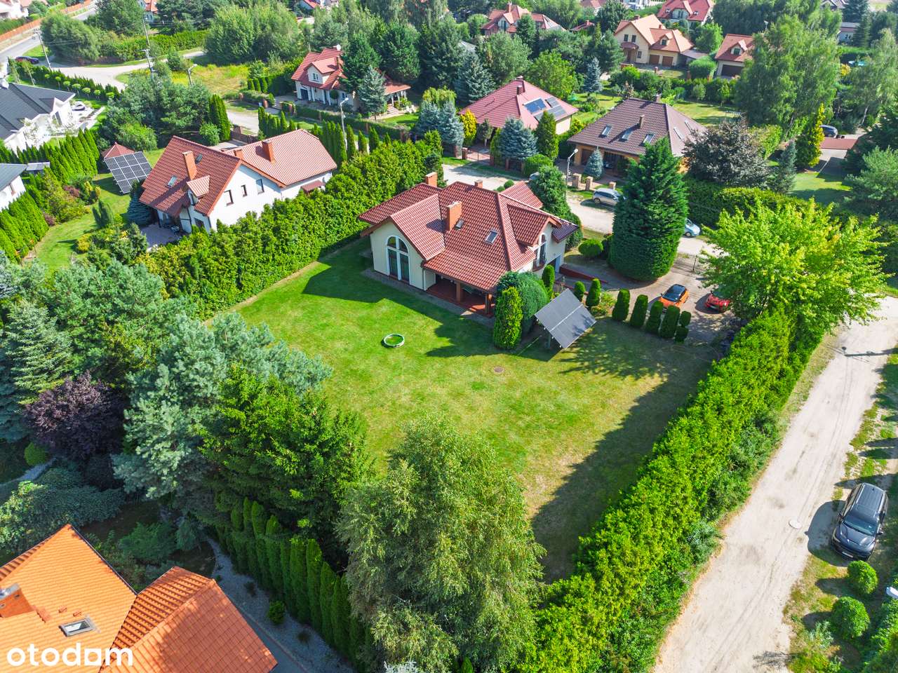 Wyjątkowy dom w Ludwikowie-0