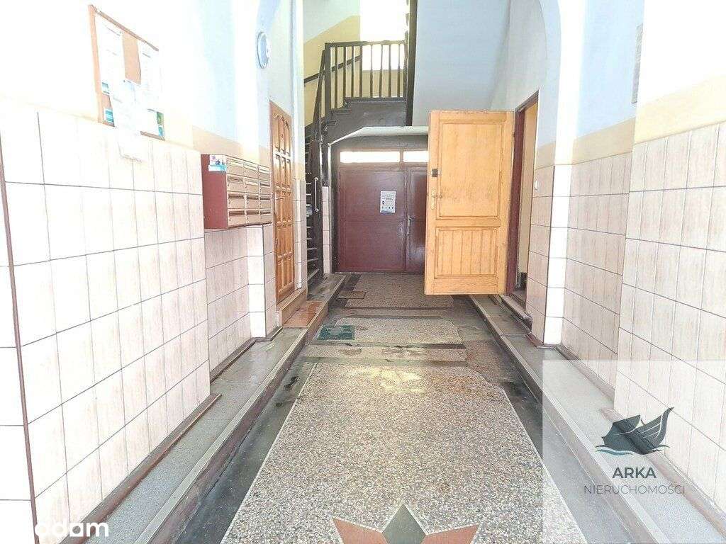 trzy duże pokoje w klimatycznej kamienicy-9