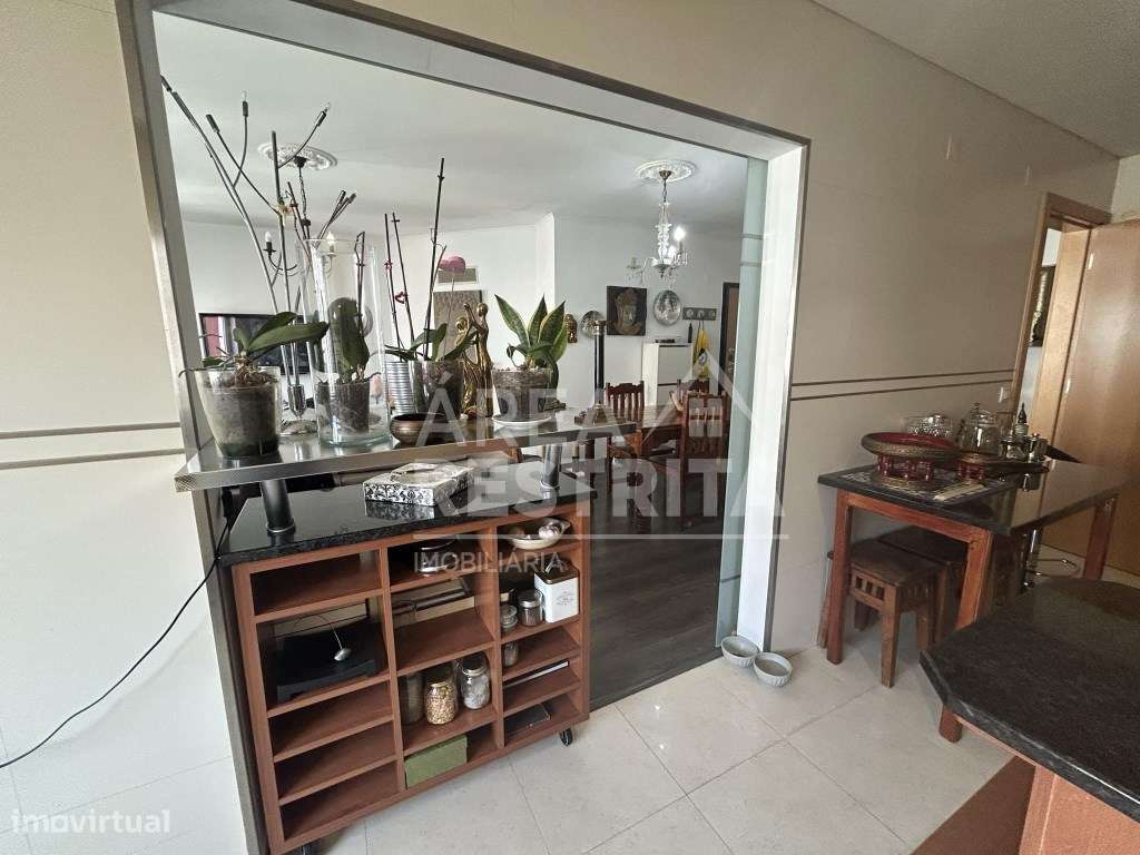 APARTAMENTO T3 transformado em T2 com ARRECADAÇAO e PARQUEAMENTO - Grande imagem: 5/21