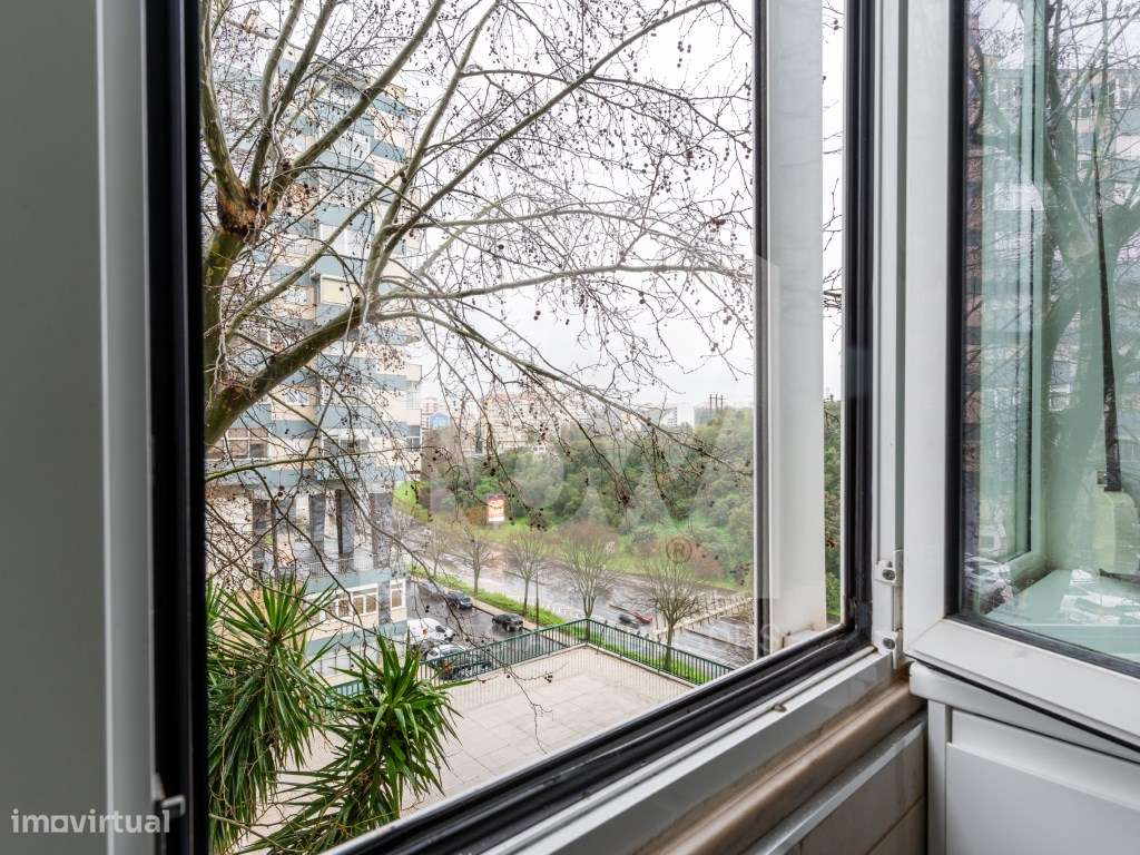 T3 Luminoso com Open Space - Lumiar (Rua Quinta das Lavadeiras)-7