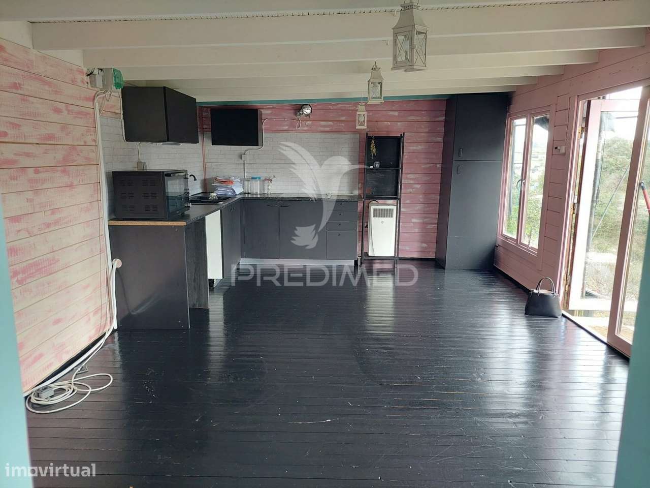 Terreno Urbano com benfeitorias - Grande imagem: 1/15