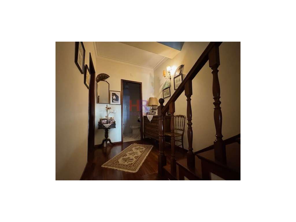 VENDE-SE MORADIA T4+1 COM PISCINA AQUECIDA E GARAGEM.-14