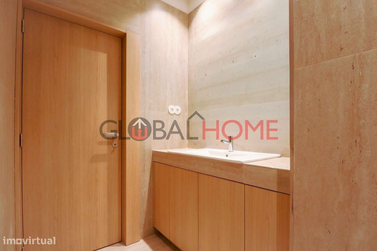 Apartamento T2 Renovado com Terraço em Fânzeres-46