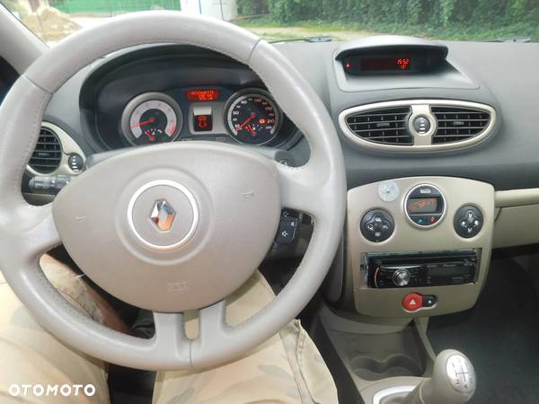 Renault Clio 1.6 16V Expression - 21