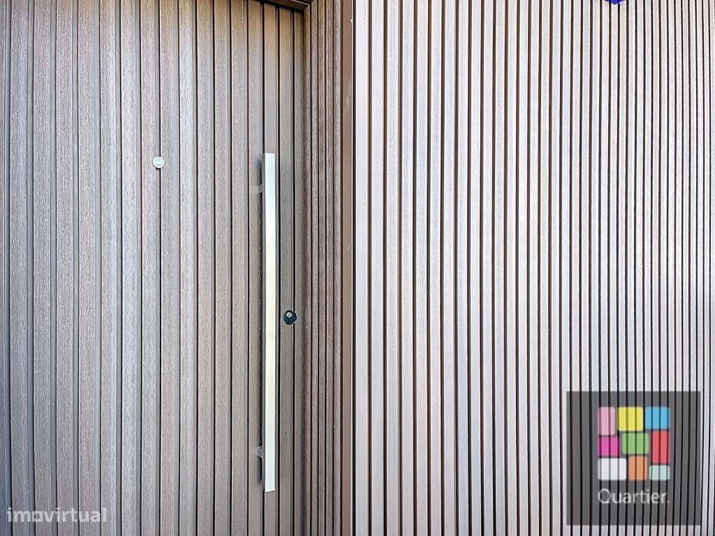 Moradia T3 + 1 com piscina na Charneca de Caparica.-17