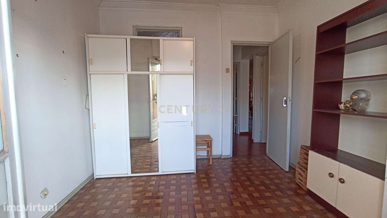 T2  perto da Estação da CP de Rio de Mouro-7