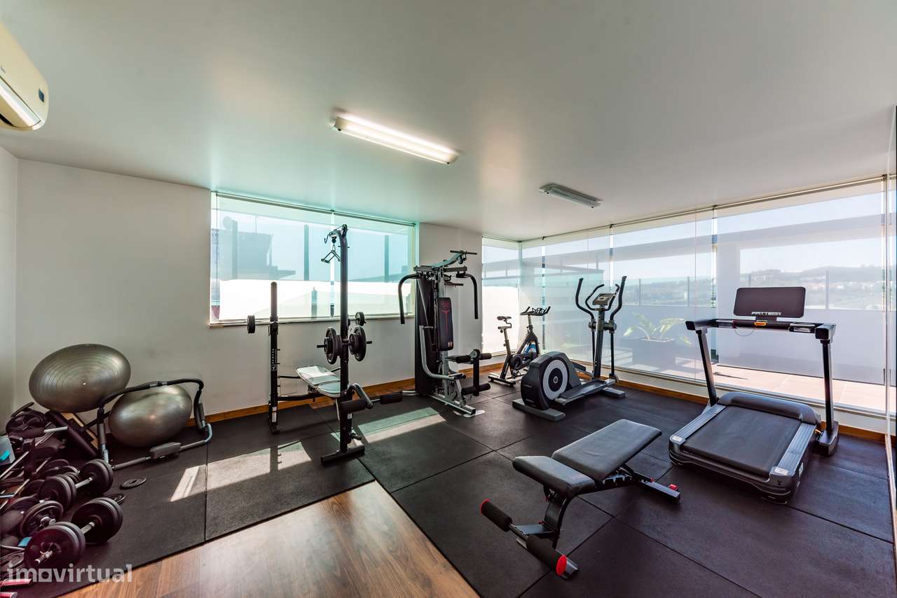 T2 | Condomínio Qta. Comendadeiras | Piscina | Varandas | Parqueamento-28