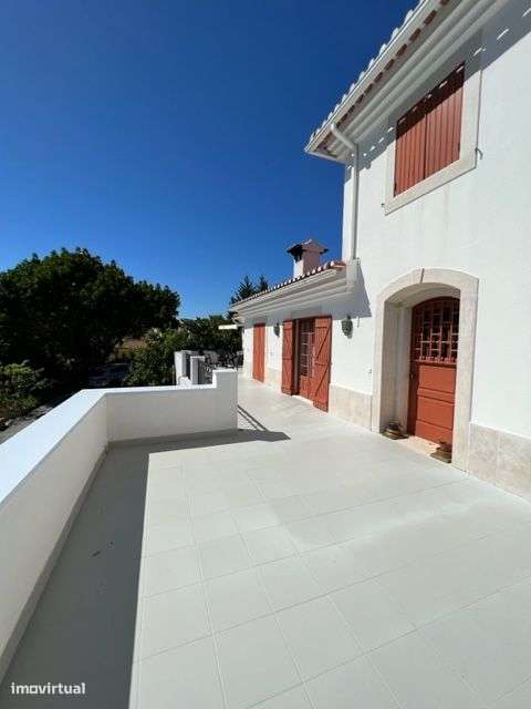 Excelente Moradia c/Piscina, Ringue desportivo, Garagem-10