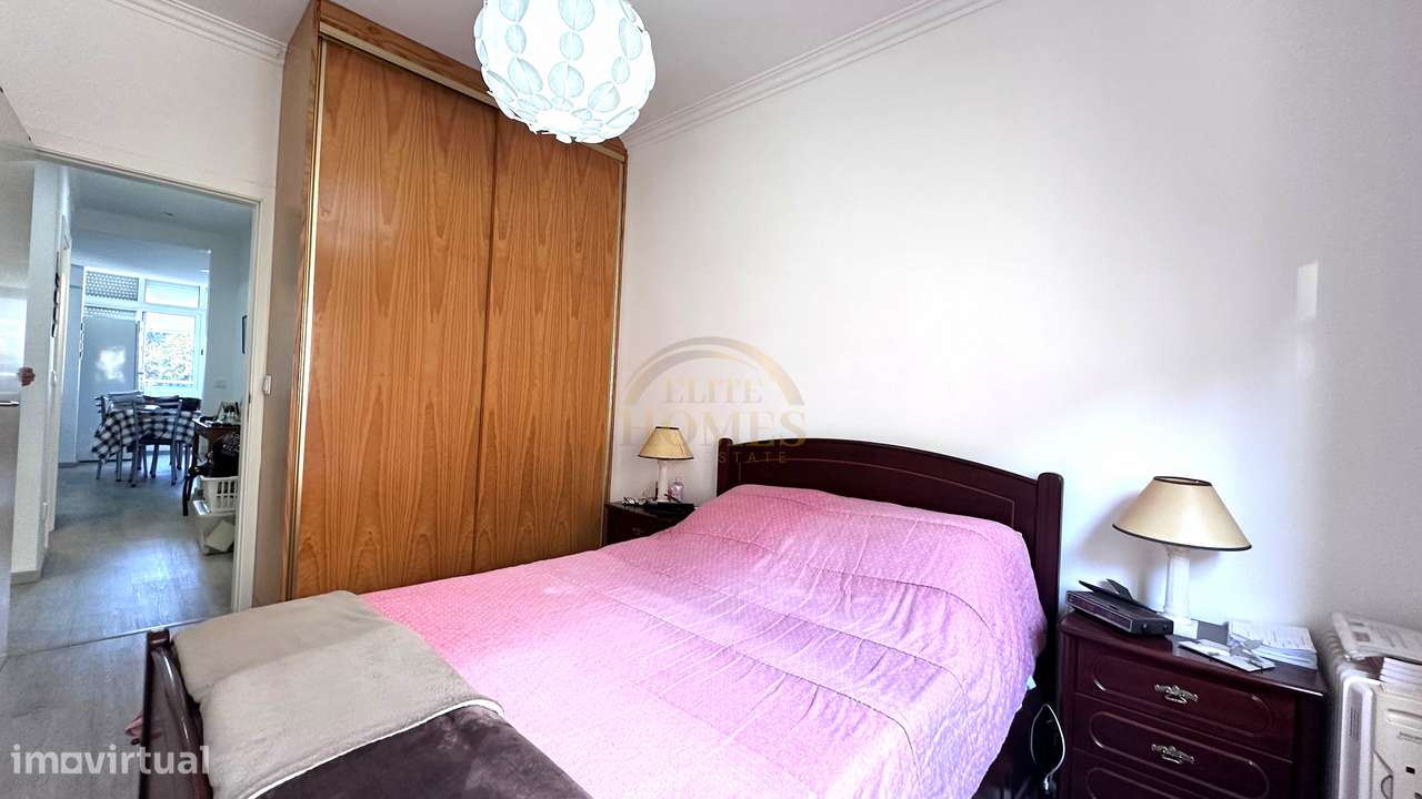 T2 Remodelado com Vista Desafogada, em Linda-a-Velha.-12