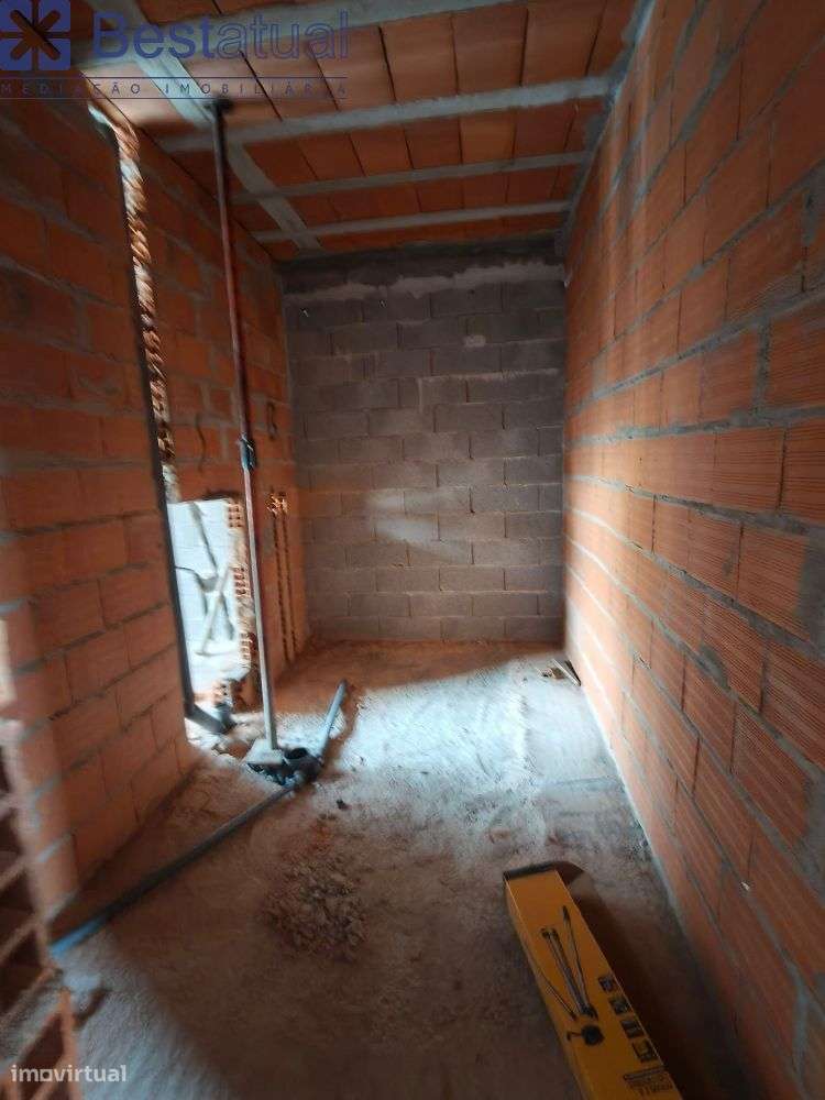 Moradia T 3 em fase de construção - Ótimos Acabamentos-20