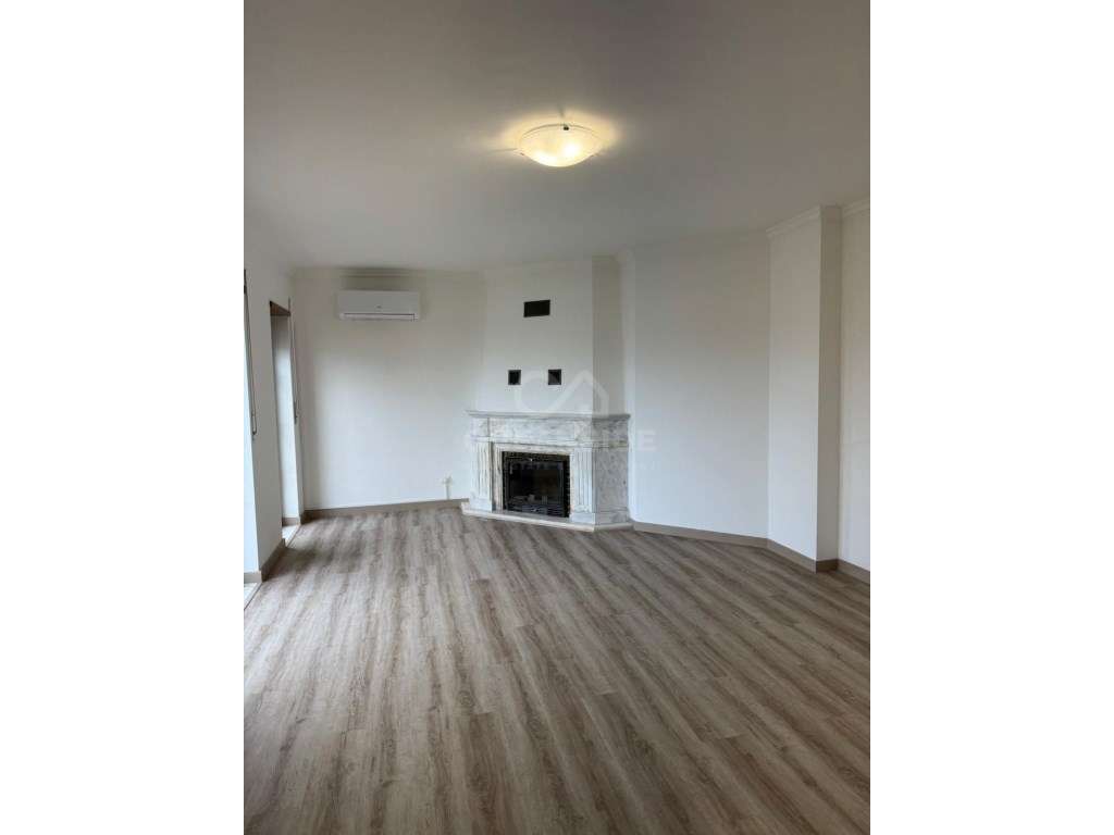 Apartamento T2 para arrendamento em Cascais - Grande imagem: 2/16