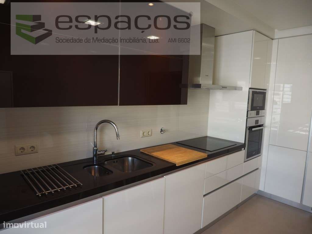 T4 na Qta da Parreirinha, Bobadela - Grande imagem: 4/28