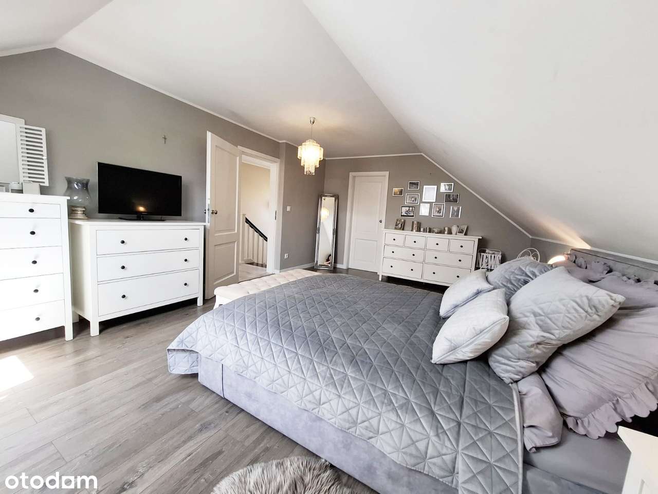 Przestronny dom z garażem w Świerklańcu-3