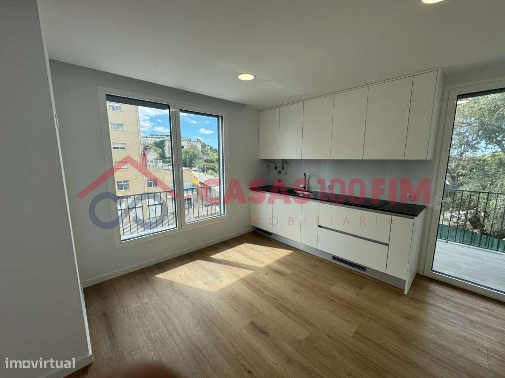 Apartamento T3 novo com varandas e vista castelo em Leiria-5