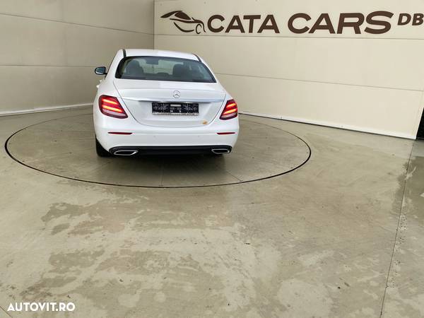 Mercedes-Benz E 220 d T 9G-TRONIC - 12