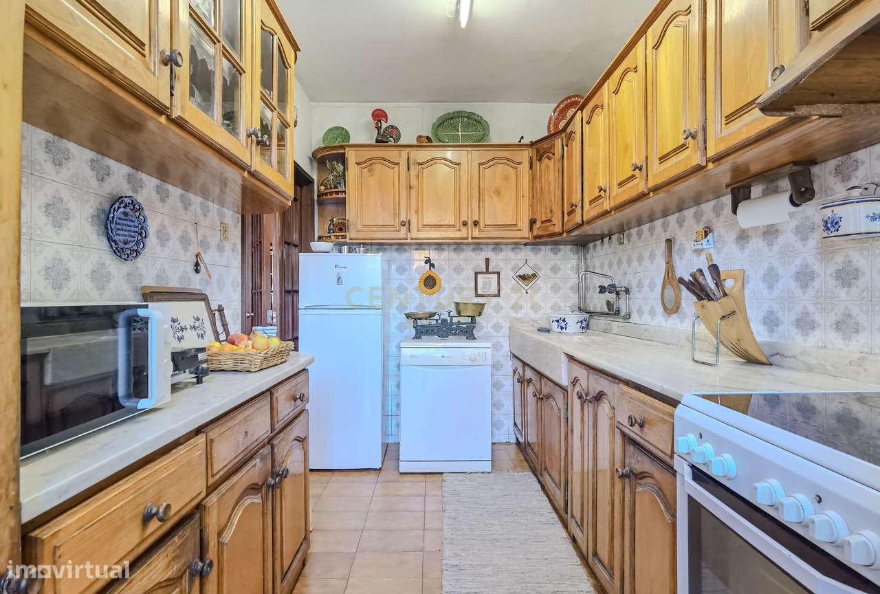 Moradia T4+1 em Pedra com Terreno de 1088m² em Pedrouços – Próxima ao-11