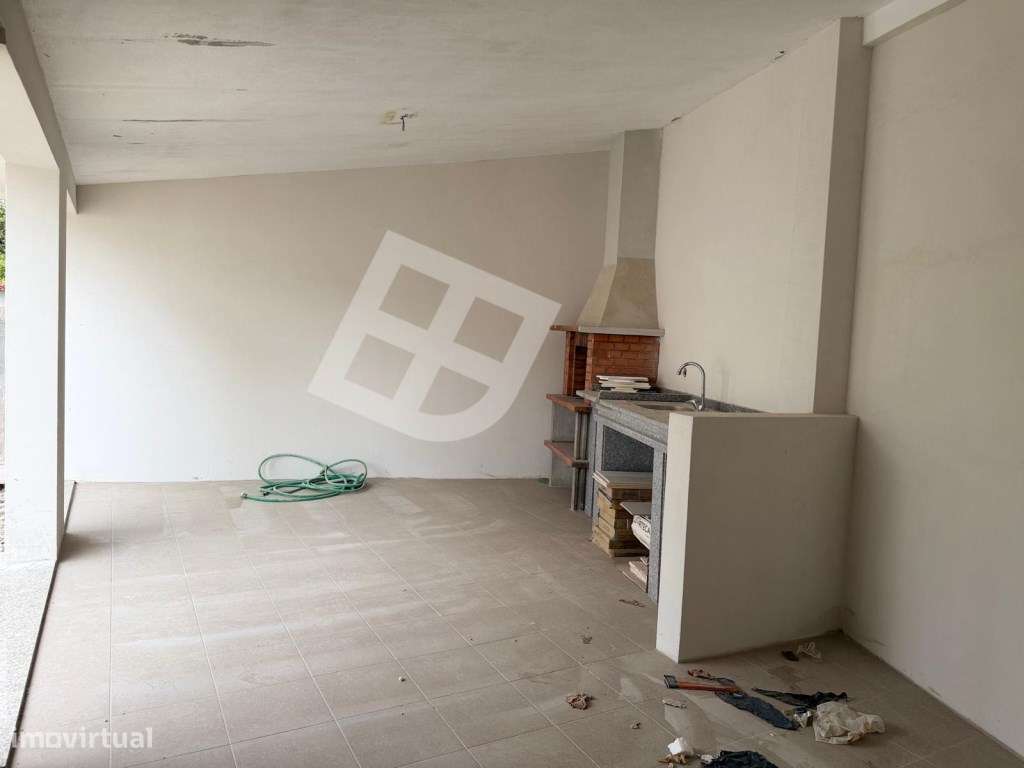 Moradia T5 próxima às Praias Conforto, Espaço e Qualidade de Vida-28