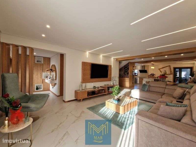 Moradia T4 de Luxo Mobilada e com Piscina - Grande imagem: 5/12