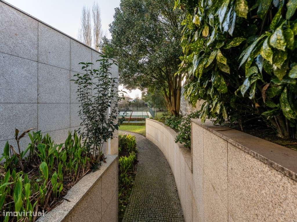 Duplex T3 inserido em condomínio fechado de luxo-57