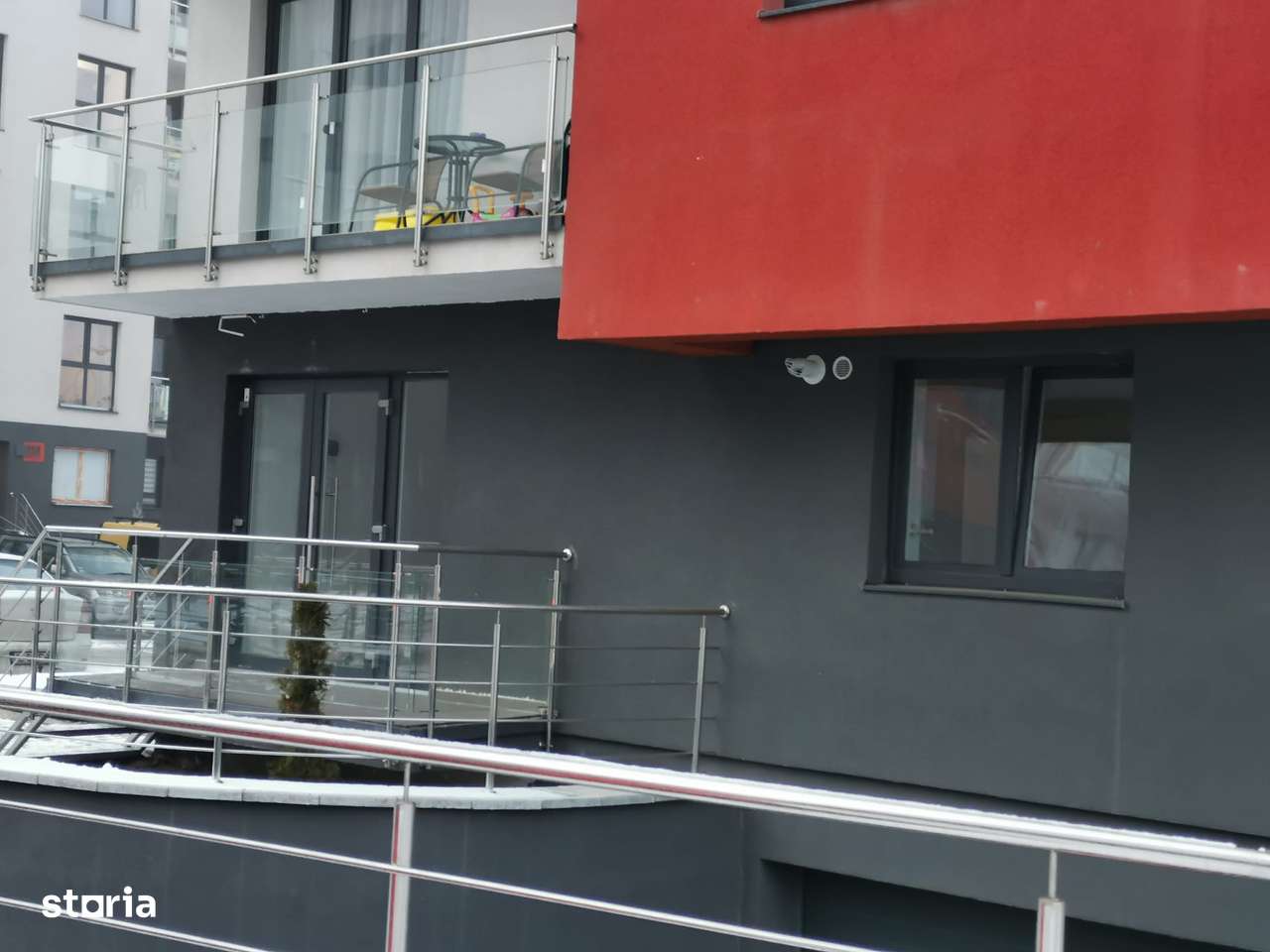 Spatiu comercial de vanzare zona Tractorul bloc nou-12