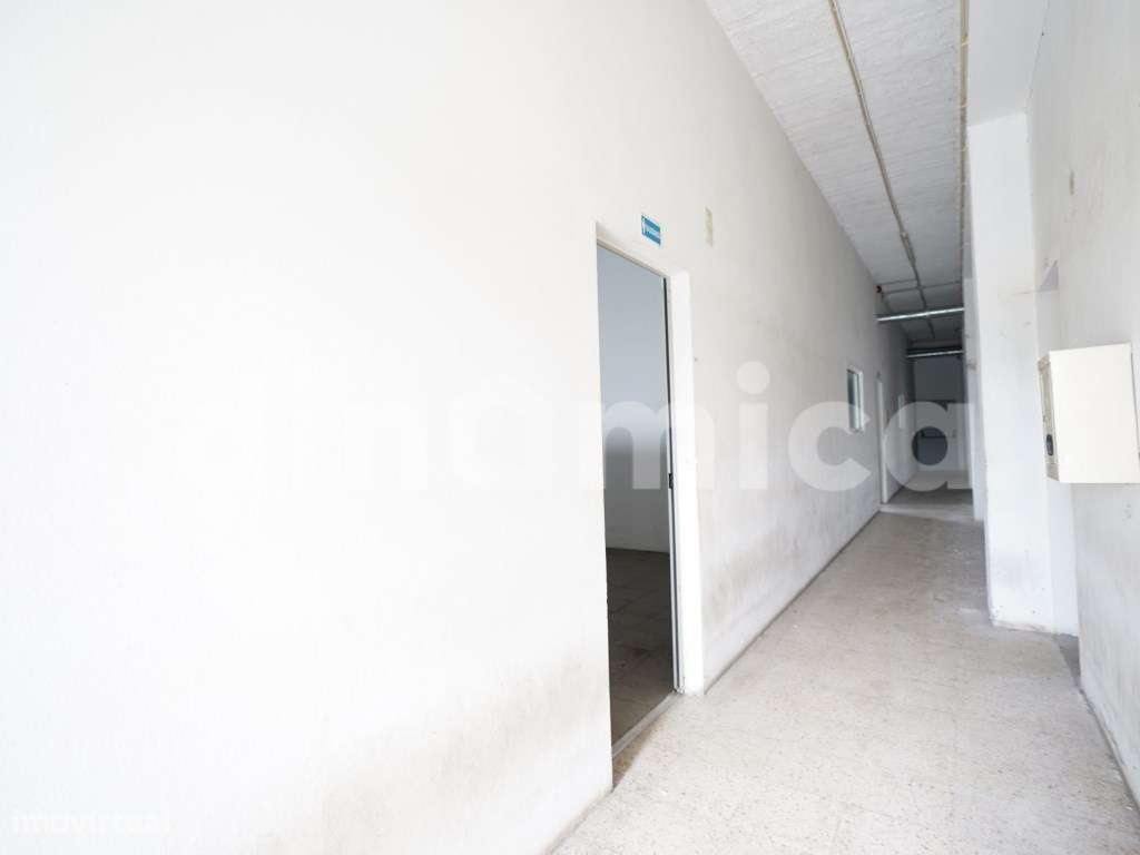 Imóvel Industrial / Serviços-22