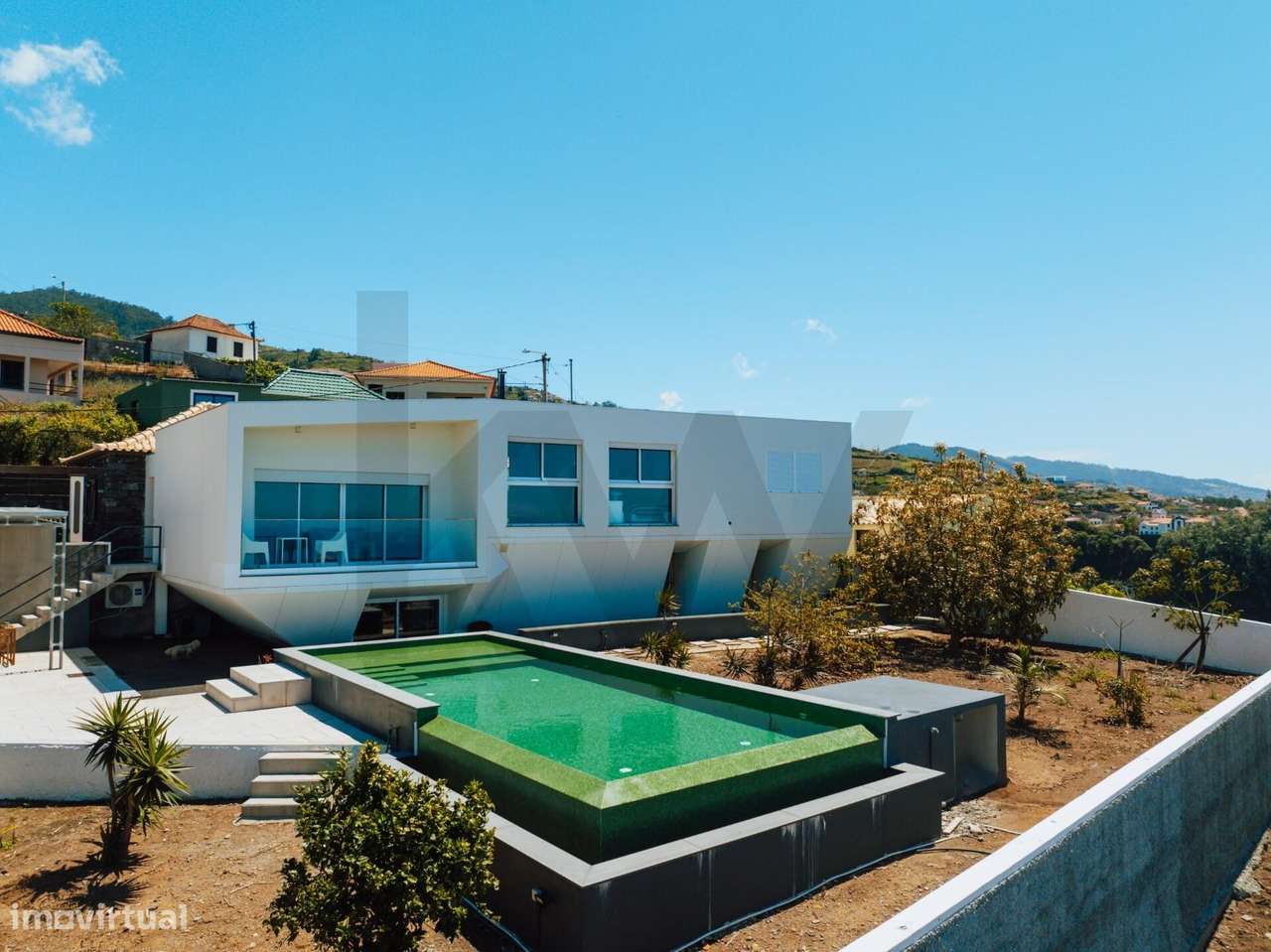 Moradia de Luxo na Ponta do Sol com Arquitetura Exclusiva - Grande imagem: 2/60