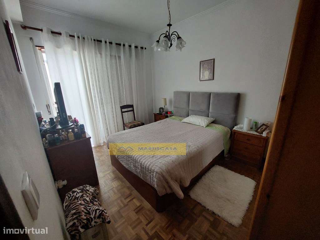Apartamento 3 assoalhadas c/ varanda e arrecadação Serra das Minas ...-12