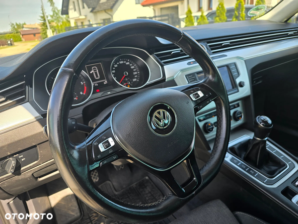 Volkswagen Passat 2.0 TDI BMT Comfortline - 17