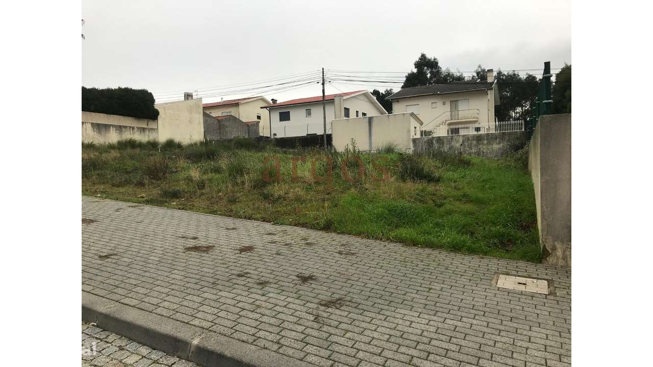 Terreno em São João de Ver-0