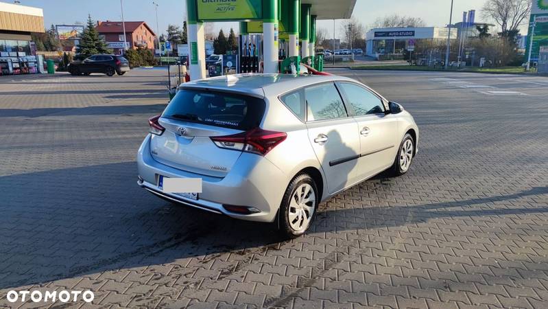 Toyota Auris 1.6 Premium MS - 15