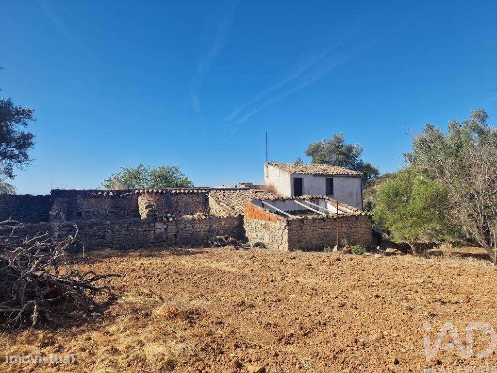Prédio em Santa Bárbara de Nexe de 175,00 m2 - Grande imagem: 2/30