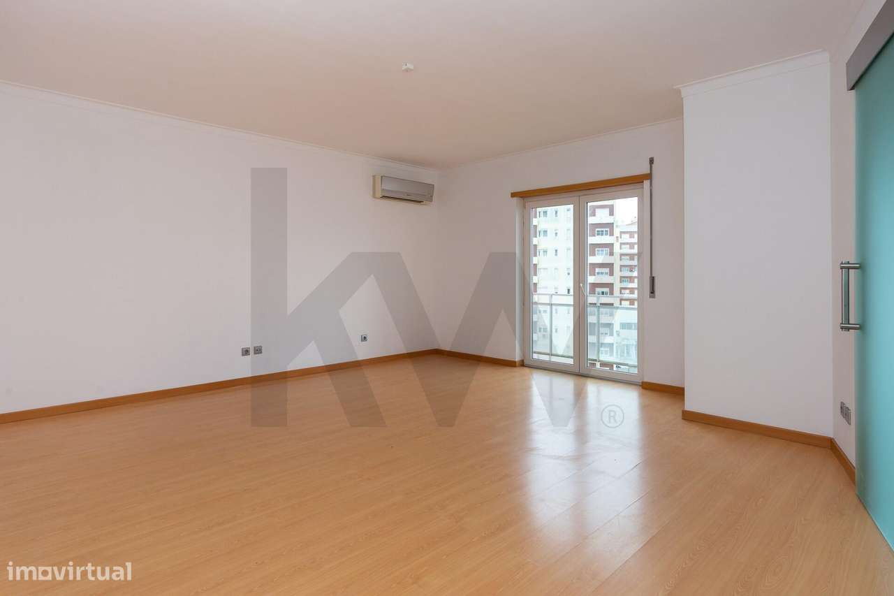 Apartamento T3 com garagem e arrecadação - Grande imagem: 3/24